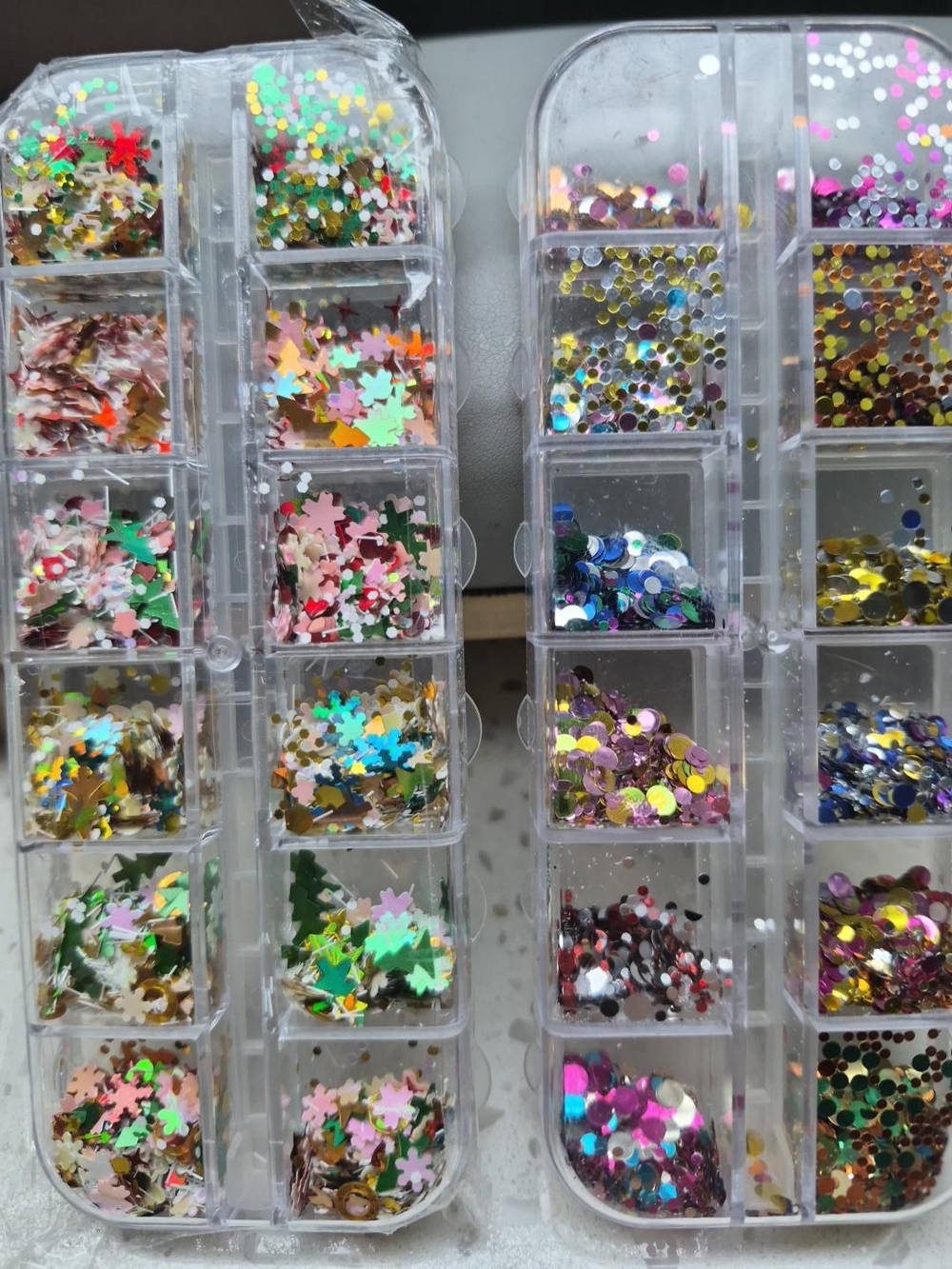 Multi-Color Nail Art Sequins Organizer - Assorted Holographic Confetti